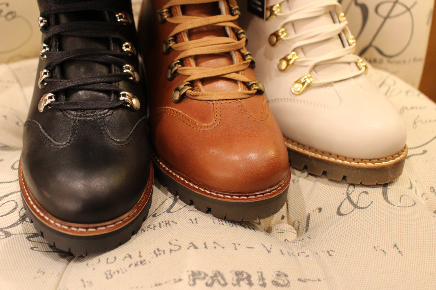 Bottines femme cuir blanc noir et cognac doublées pure laine HOOPER