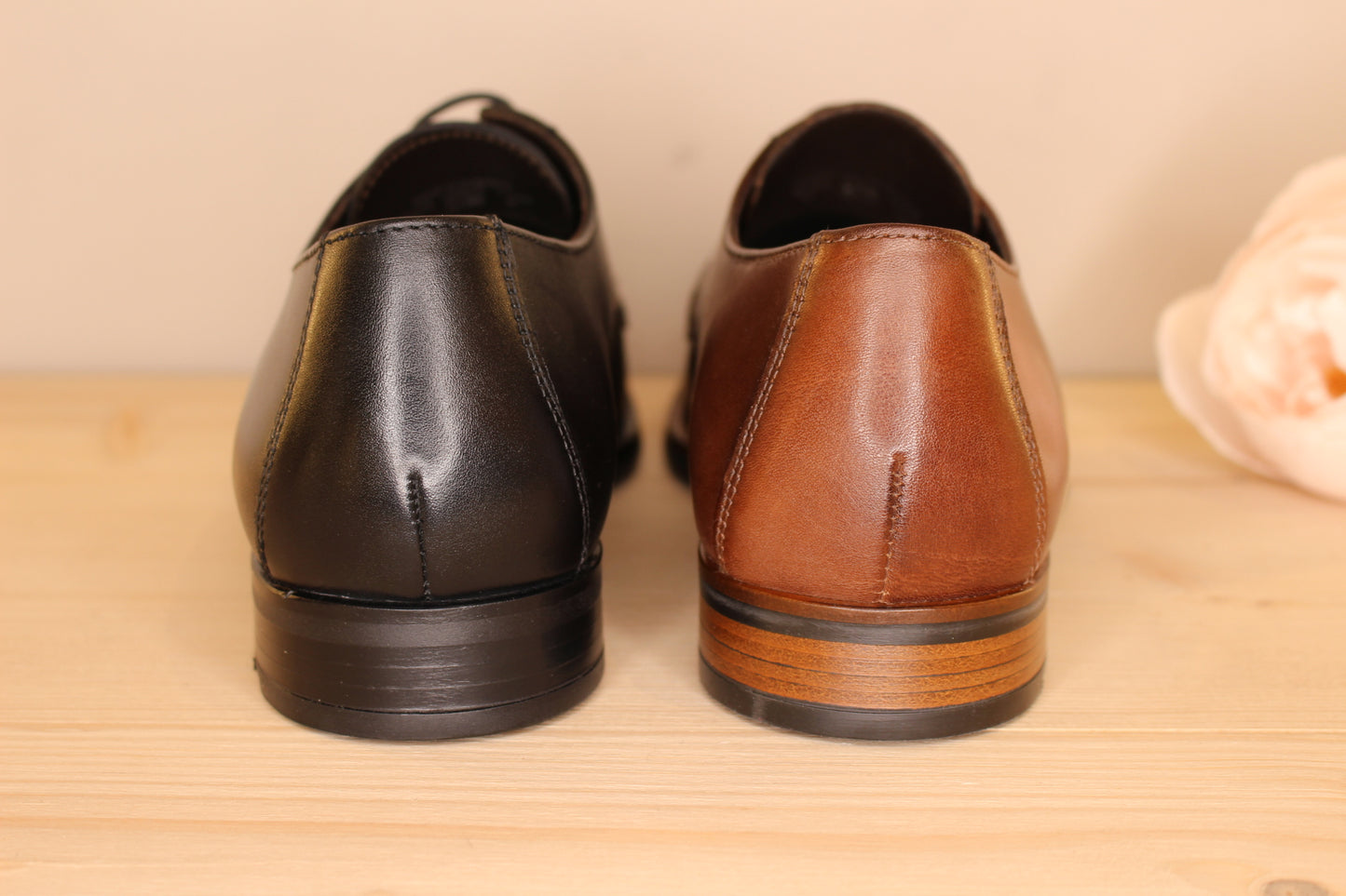 Chaussures habillées cuir noir ou cigare semelle gomme LLOYD