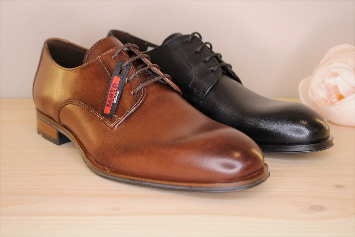Chaussures habillées cuir noir ou cigare semelle gomme LLOYD