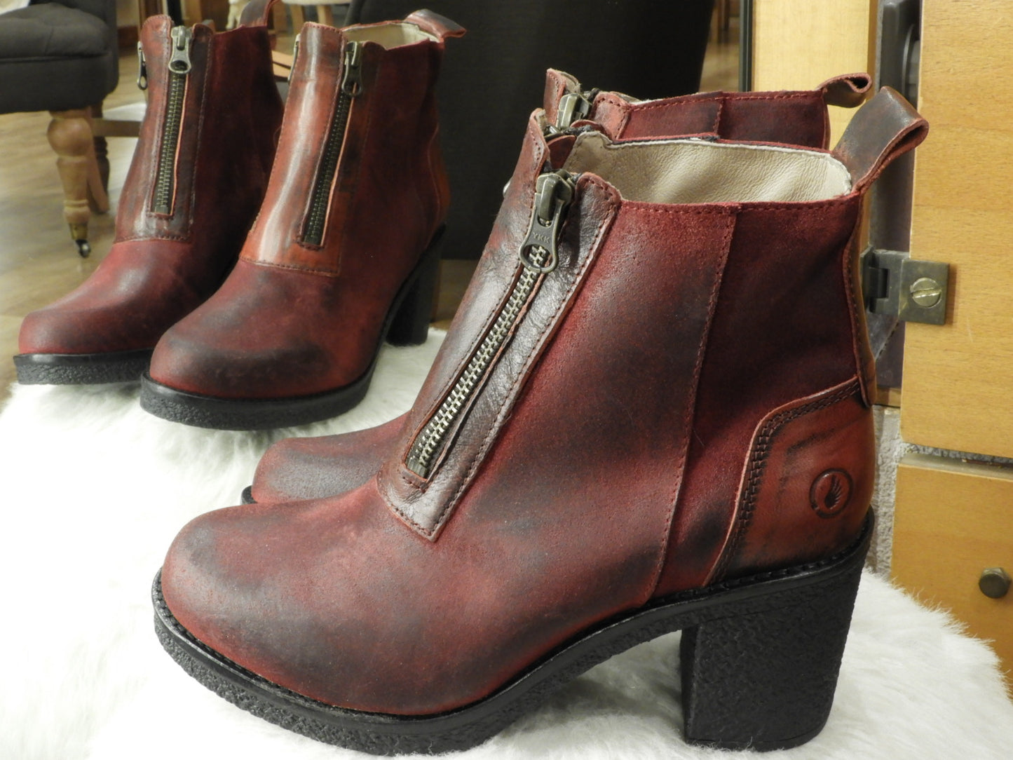Bottines cuir gras et vieillit deux zips talon CASTA