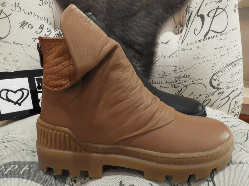 Bottines cuir camal ou noir zip arrière semelle gomme MAMZELLE