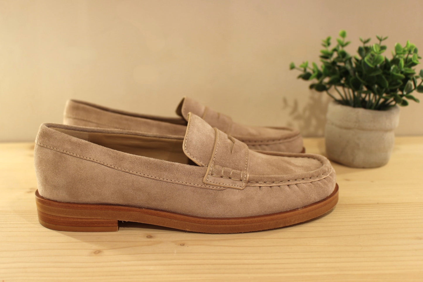 Mocassin HÖGL en cuir velours de couleur sable