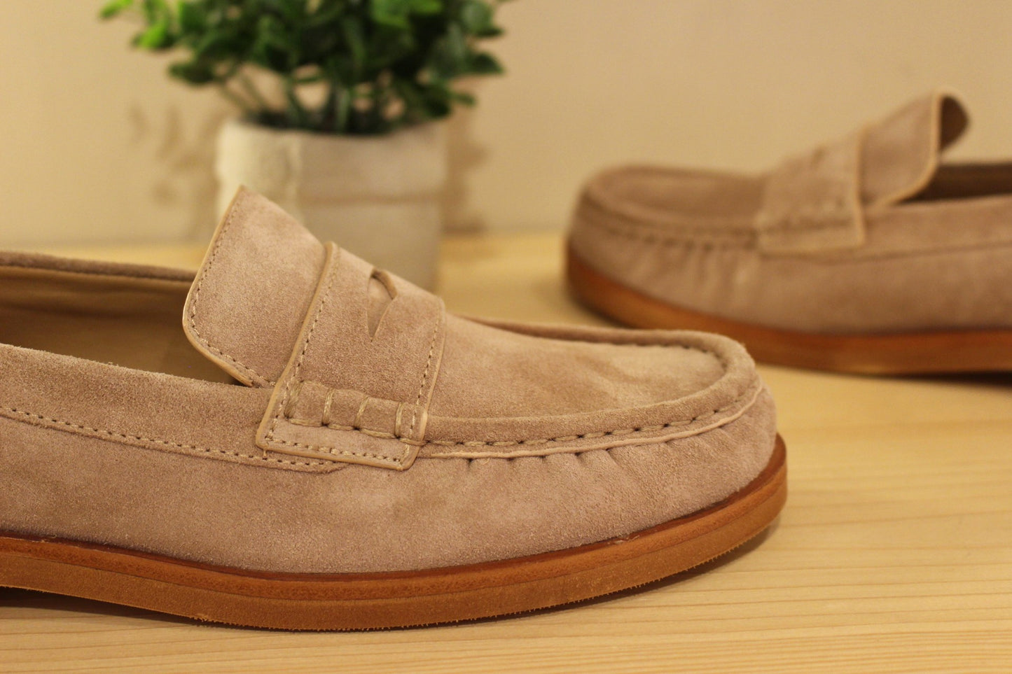 Mocassin HÖGL en cuir velours de couleur sable