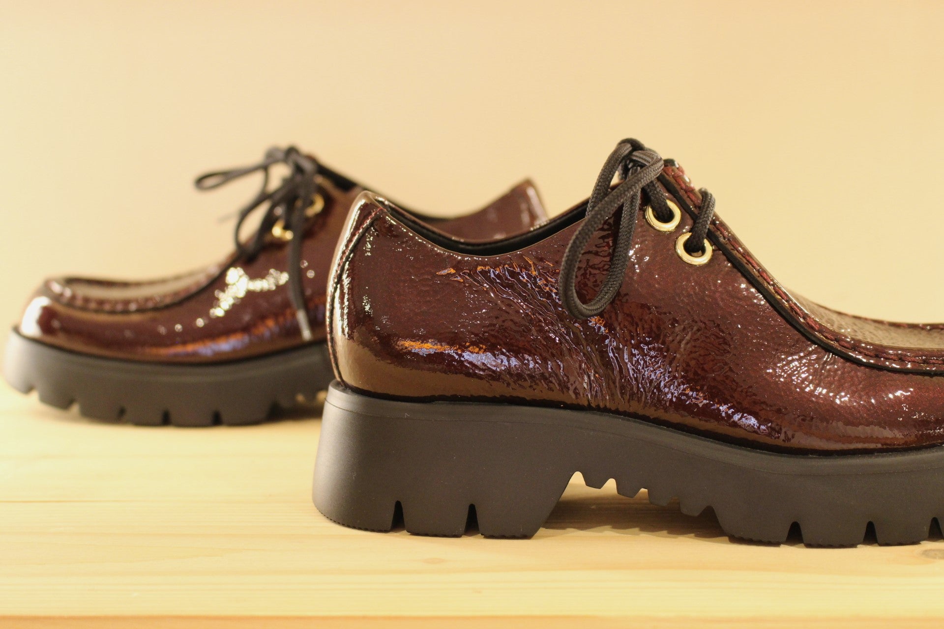 Derby femme en cuir vernis bordeaux HÖGL