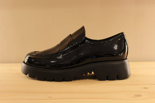 Mocassin femme en cuir vernis noir semelle extra légère de chez HÖGL