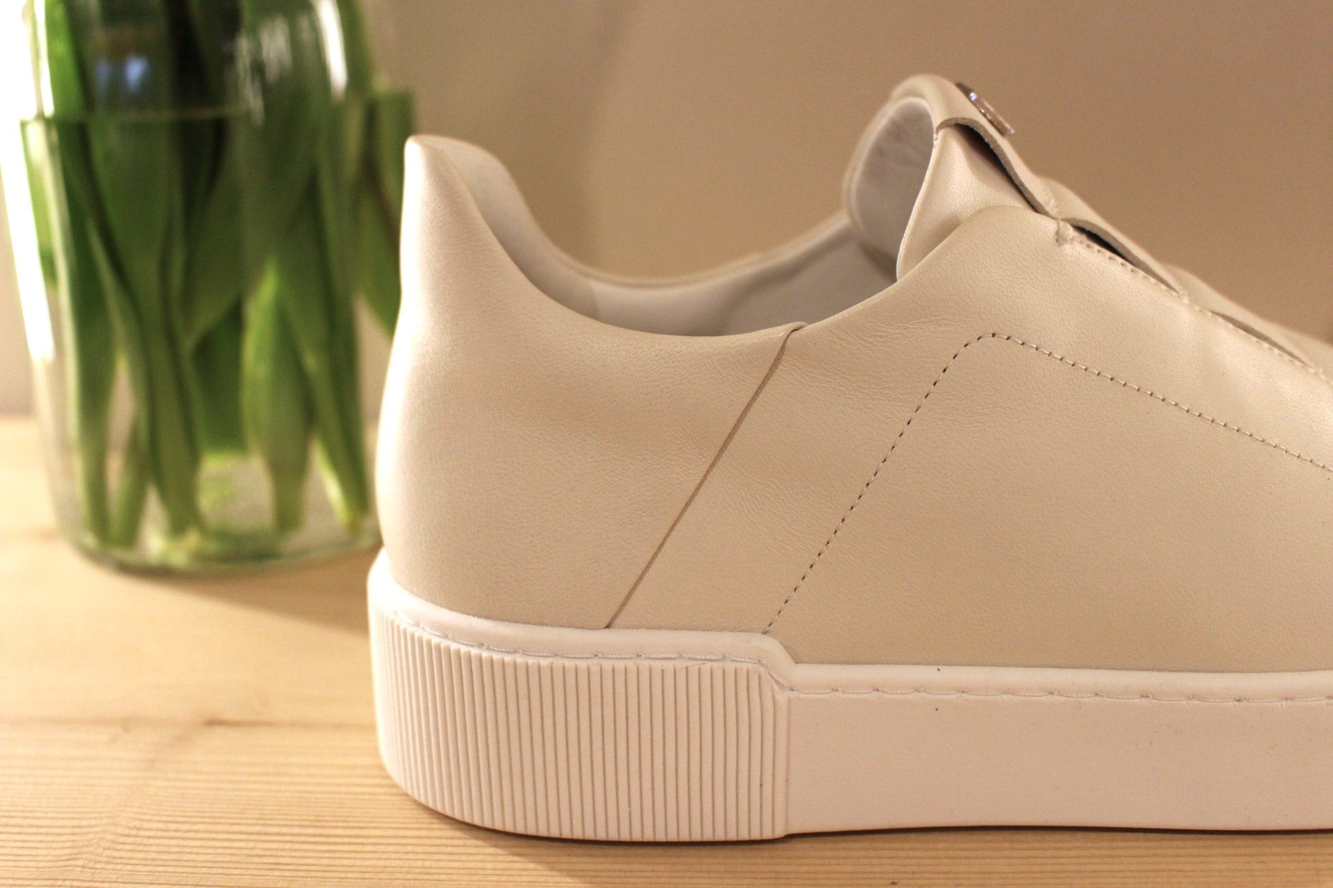 Basket cuir blanc Högl, à enfiler.