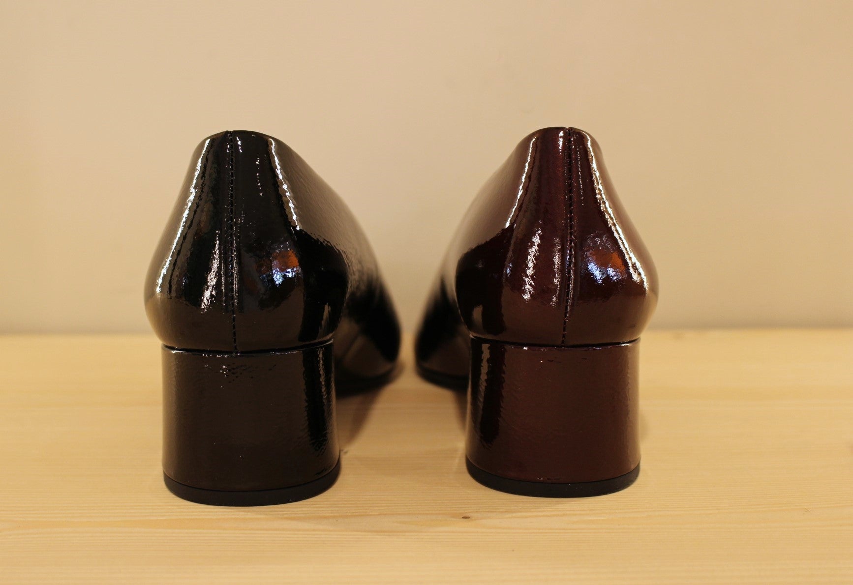 Escarpin cuir vernis bordeaux ou noir HÖGL