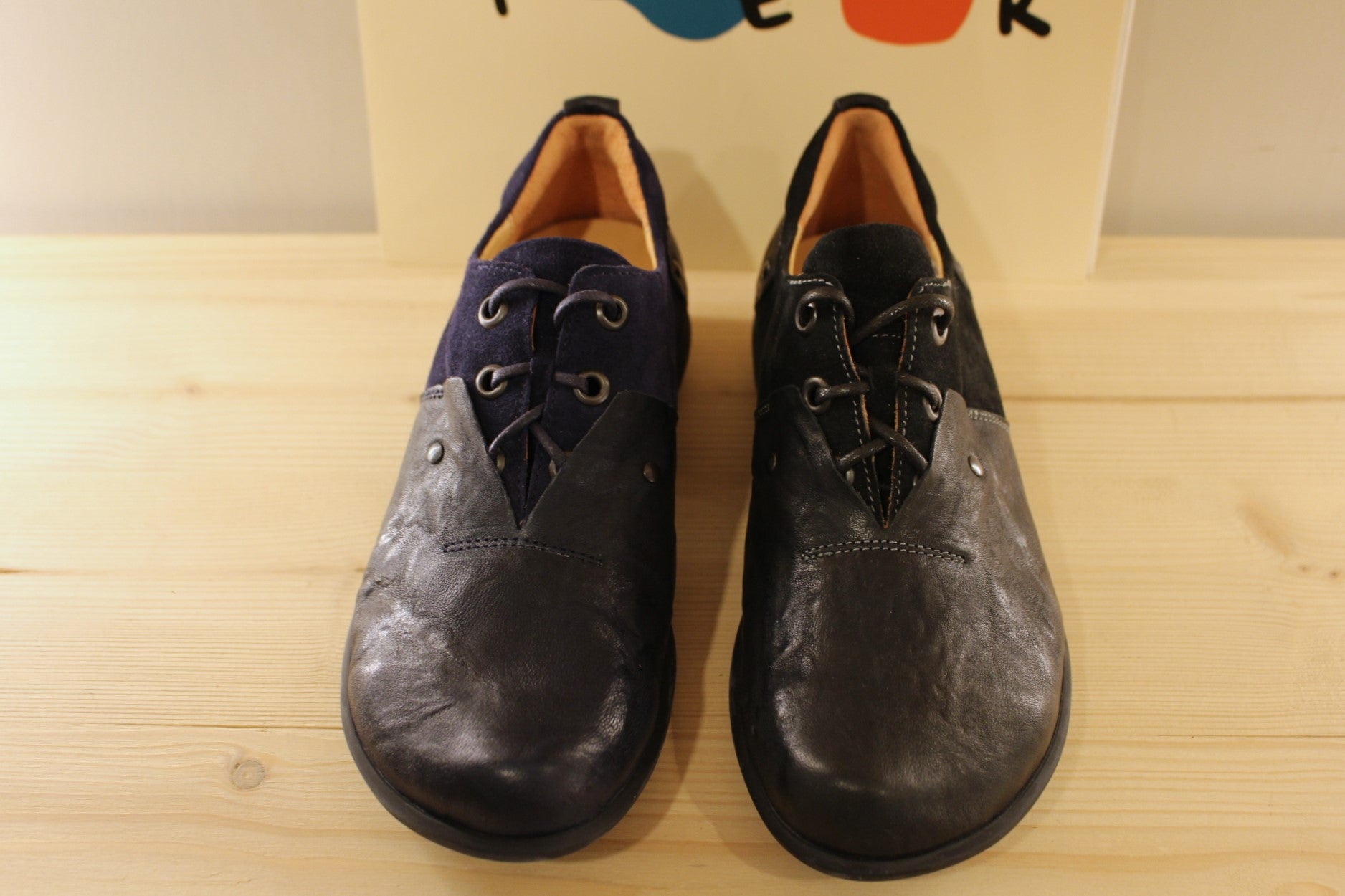 Richelieu en cuir bleu ou noir pour homme THINK