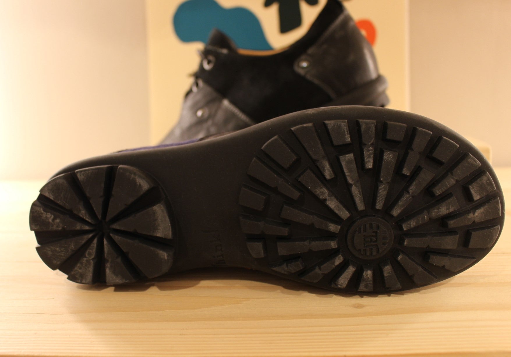 Richelieu en cuir bleu ou noir pour homme THINK