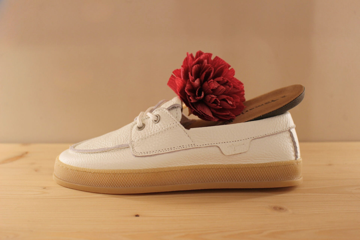Chaussures coupe bateau pour femme en cuir blanc TAMARIS