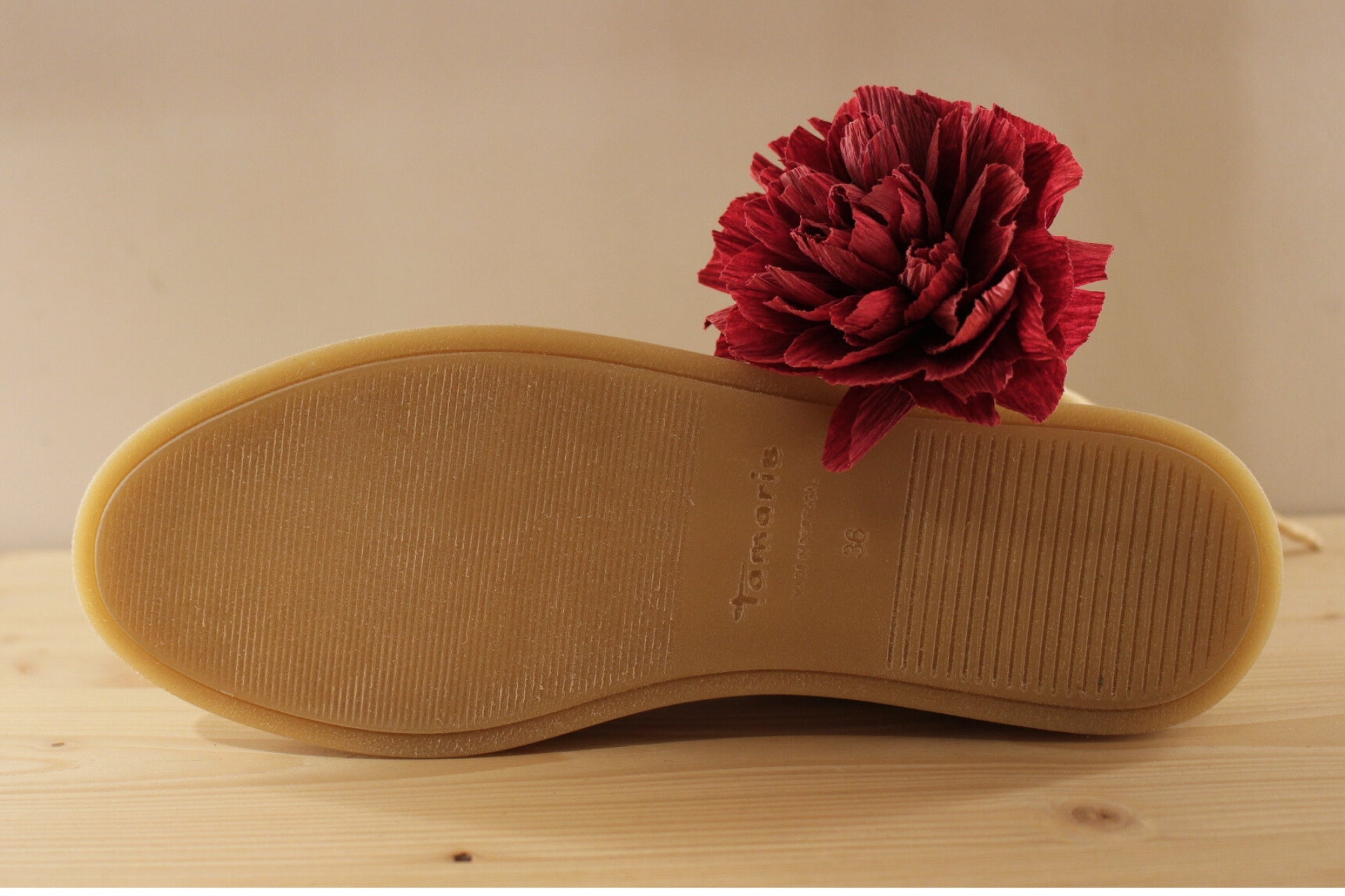 Chaussures coupe bateau pour femme en cuir blanc TAMARIS