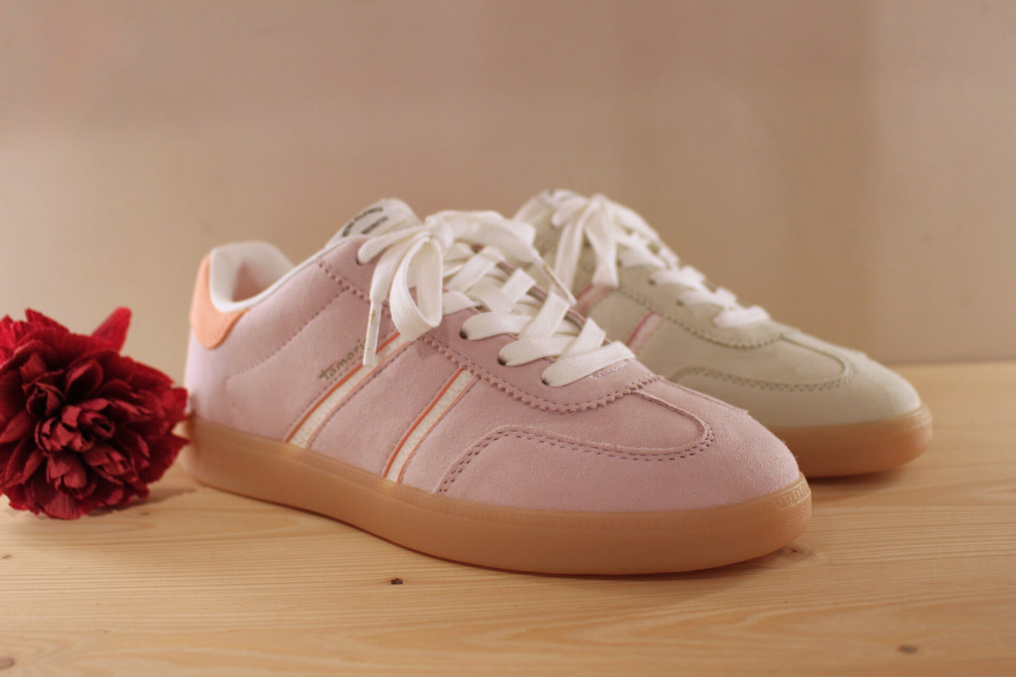 Basket femme en cuir velours rose ou vert TAMARIS