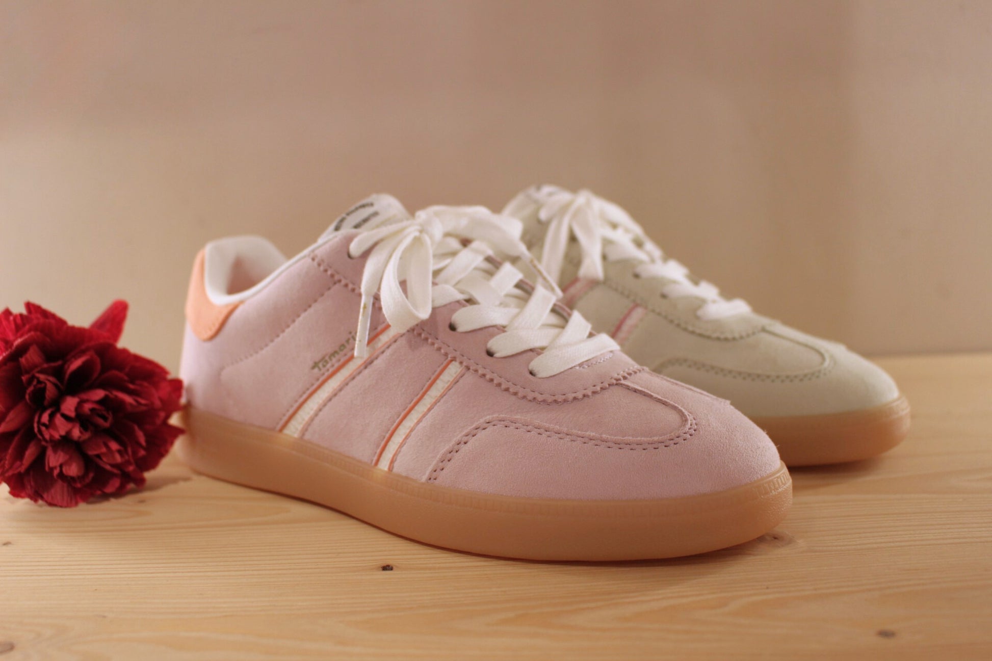Basket femme en cuir velours rose ou vert TAMARIS