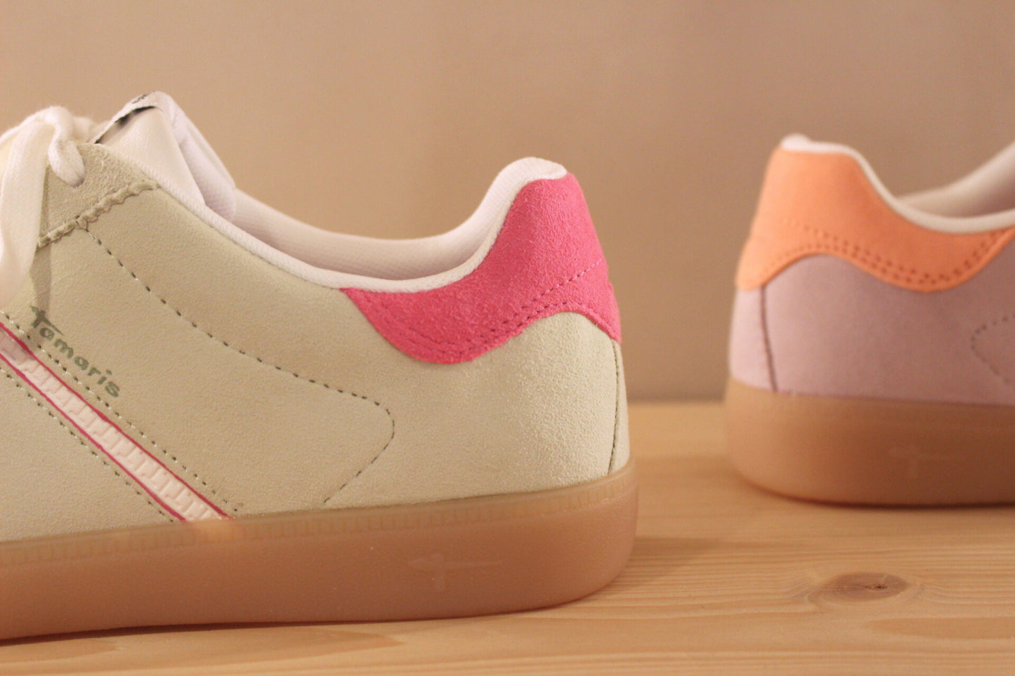 Basket femme en cuir velours rose ou vert TAMARIS