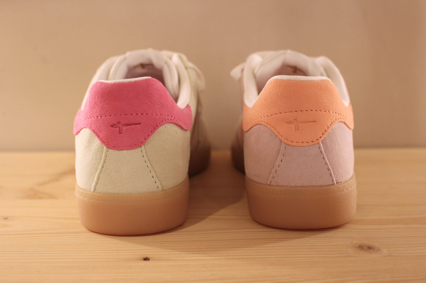 Basket femme en cuir velours rose ou vert TAMARIS