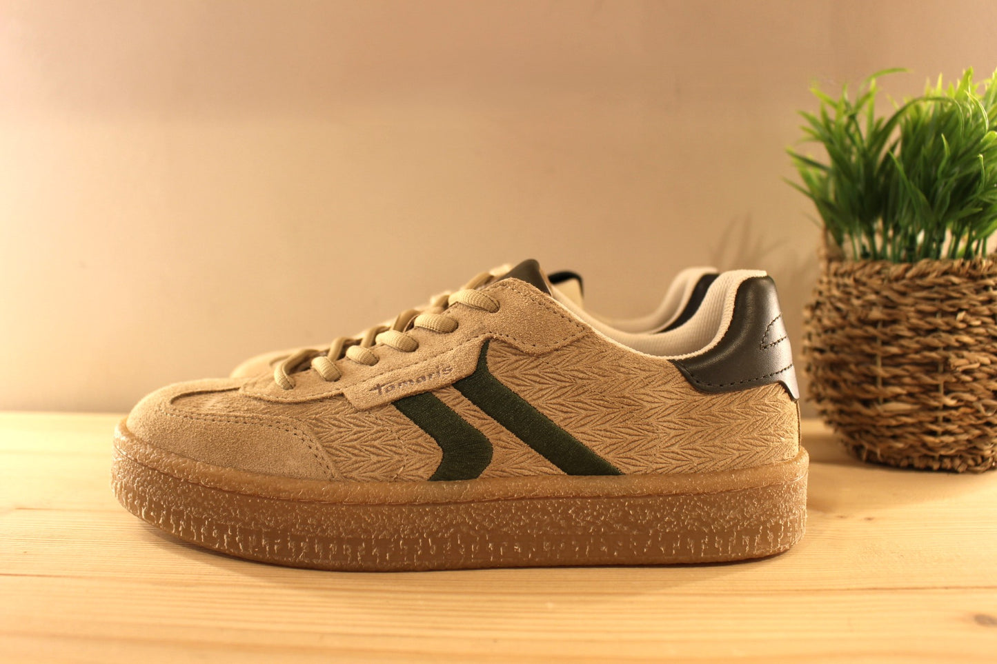Basket Tamaris en cuir imprimé et velours de couleur antilope et verte. Ou en cuir lisse et velours de couleur beige et noir
