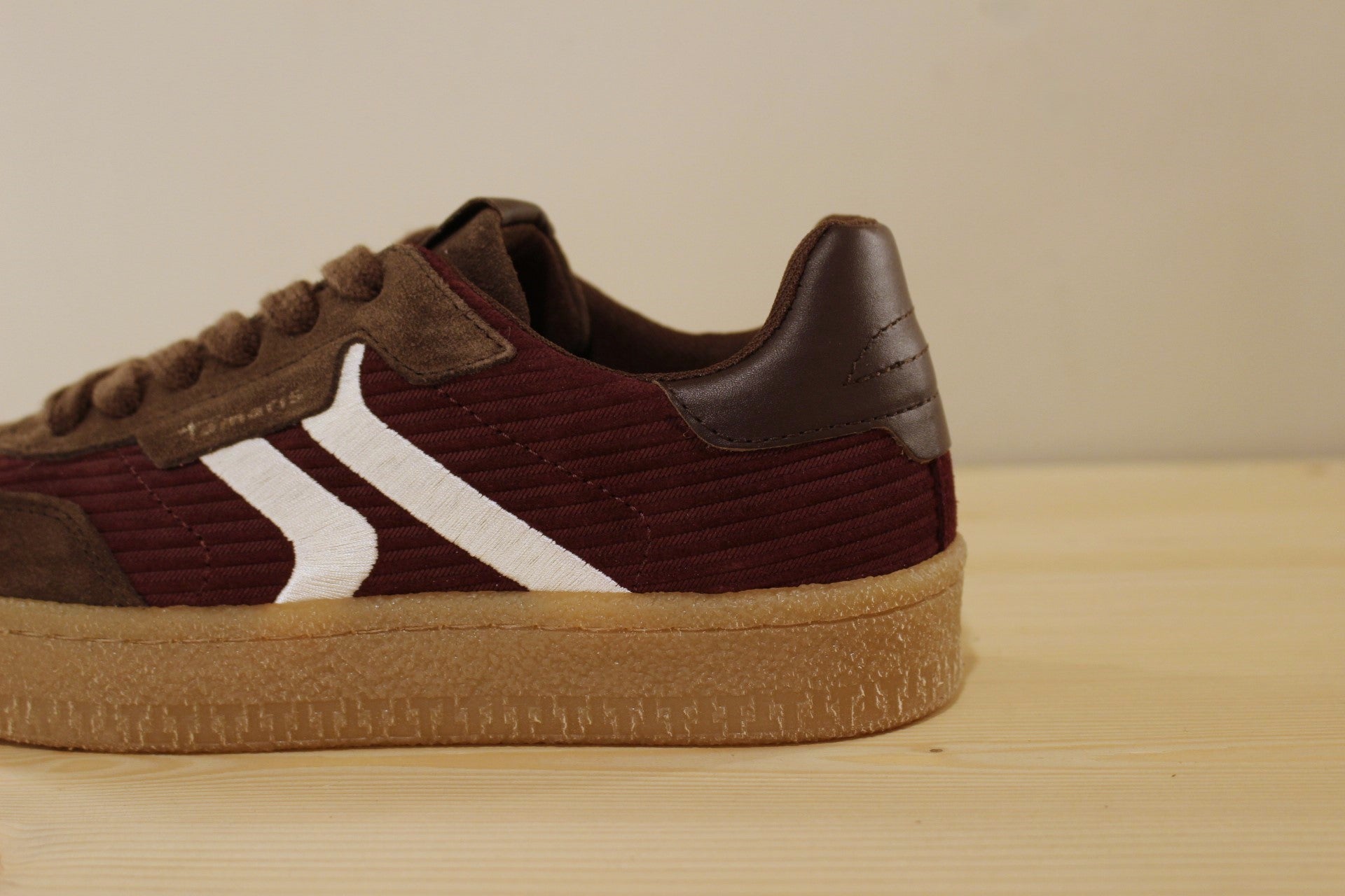 Basket cuir velours vert ou bordeaux TAMARIS