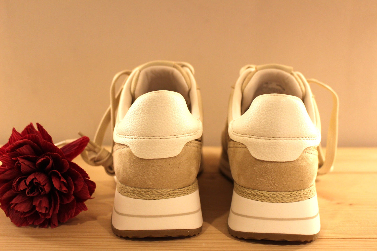 Basket TAMARIS camel et blanc semelle amovible