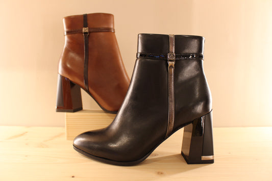 Bottines à talon en cuir noir ou marron TAMARIS