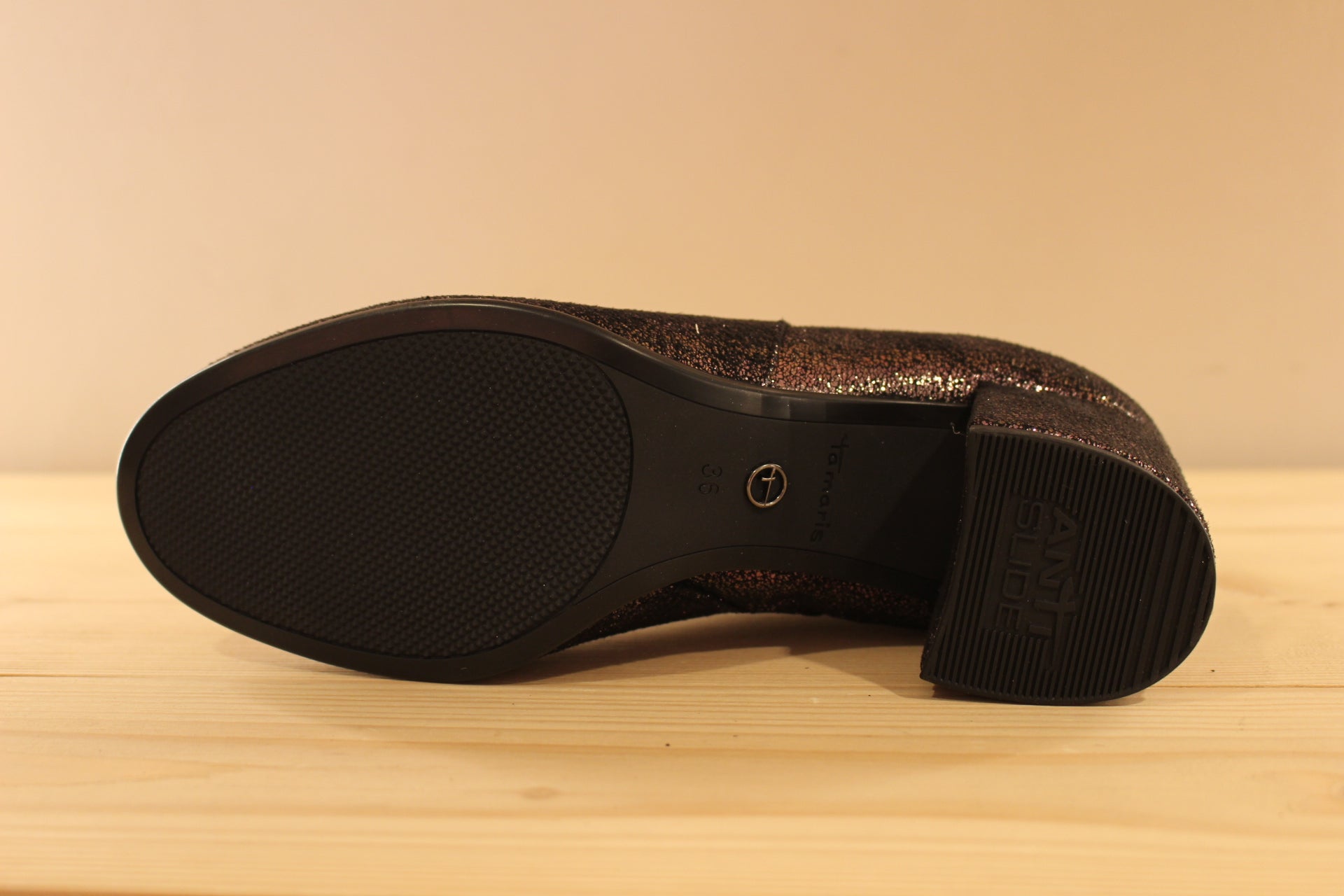 Bottines Vegan métallisé bronze avec un petit talon et zip interne TAMARIS