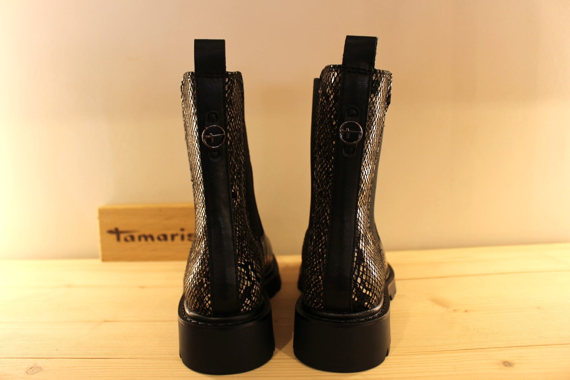 Bottines vegan TAMARIS à enfiler noir et serpent