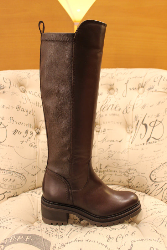 Bottes cuir marron et petit talon TAMARIS