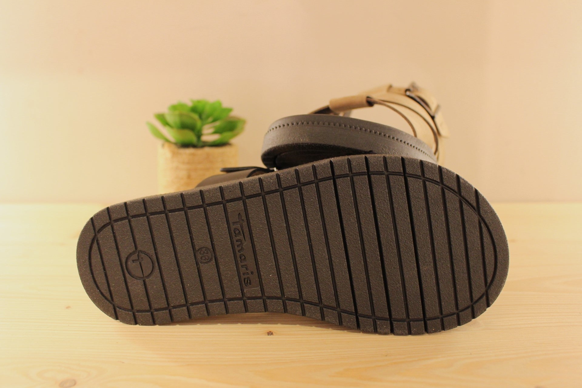 Mules en cuir TAMARIS noir ou velours taupe semelle épaisse