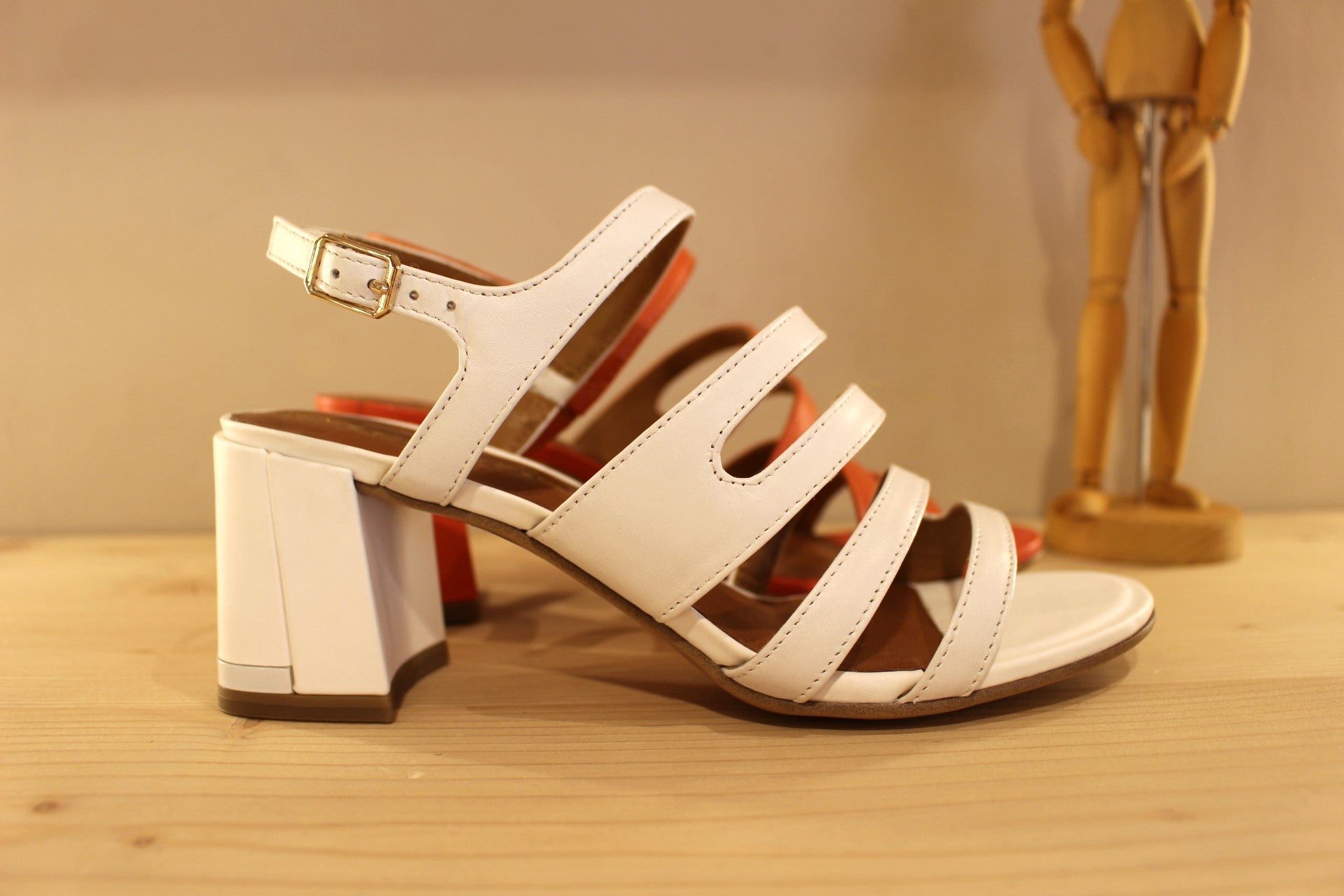 Babies cuir noir ou crème fabrication espagnole ALPE