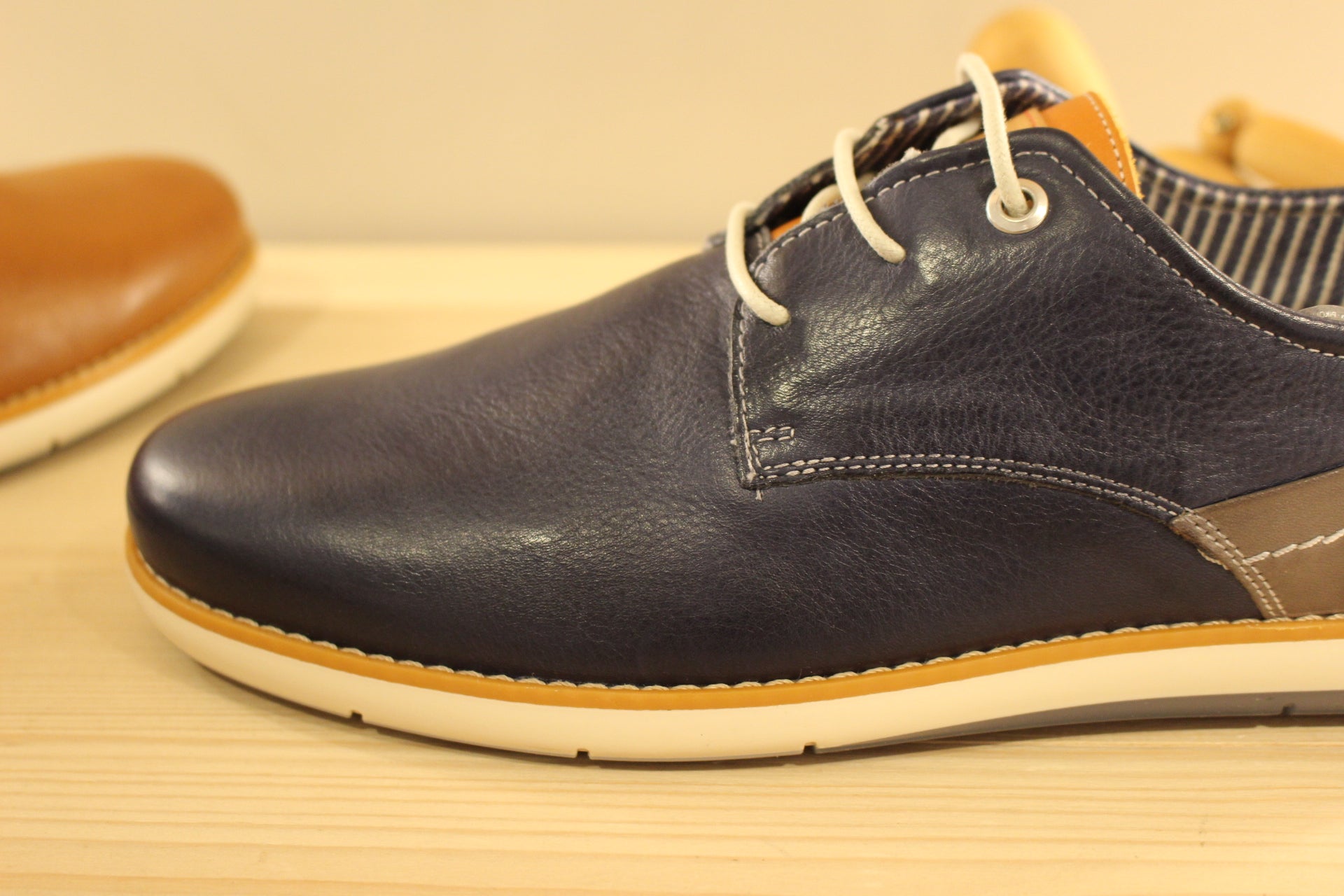 Derby homme en cuir marron ou bleu semelle interne amovible PIKOLINOS