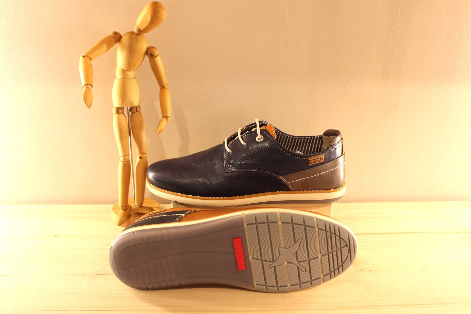Derby homme en cuir marron ou bleu semelle interne amovible PIKOLINOS