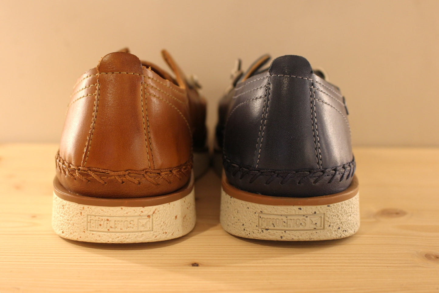 Derby sport chic en cuir de couleur marron ou de couleur bleue PIKOLINOS