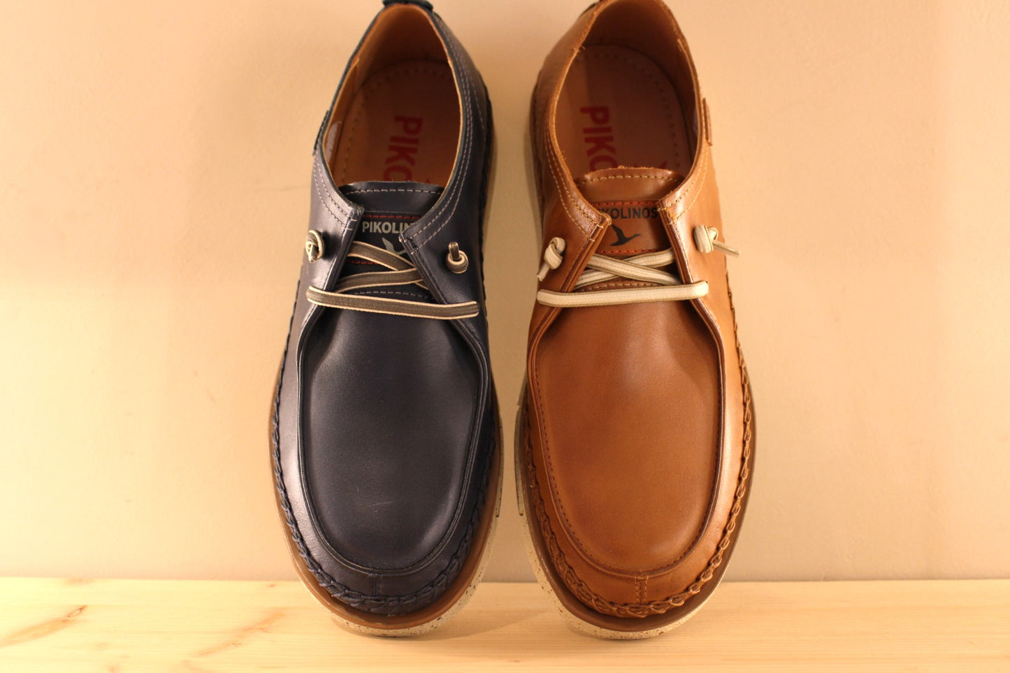 Derby sport chic en cuir de couleur marron ou de couleur bleue PIKOLINOS