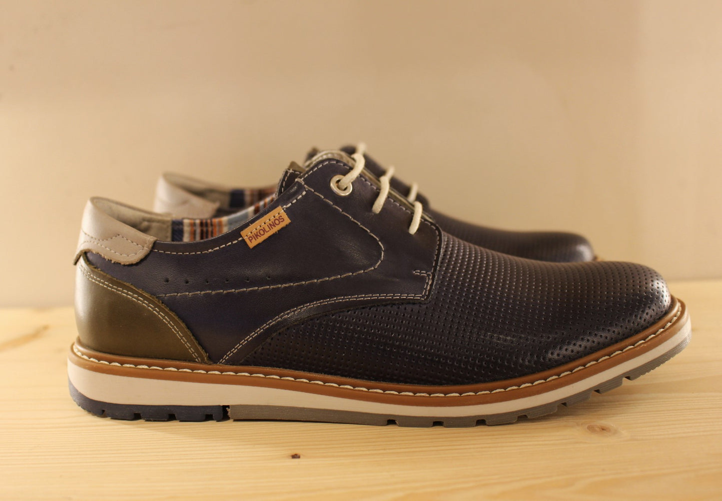 Derby en cuir bleu kaki et gris clair PIKOLINOS