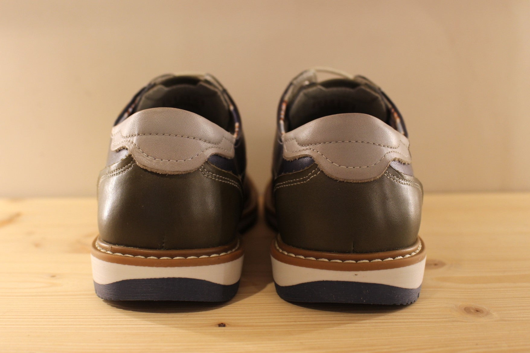 Derby en cuir bleu kaki et gris clair PIKOLINOS