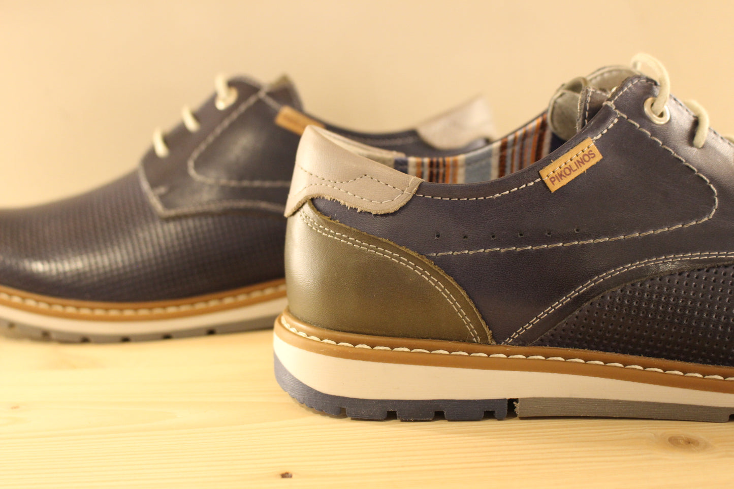 Derby en cuir bleu kaki et gris clair PIKOLINOS