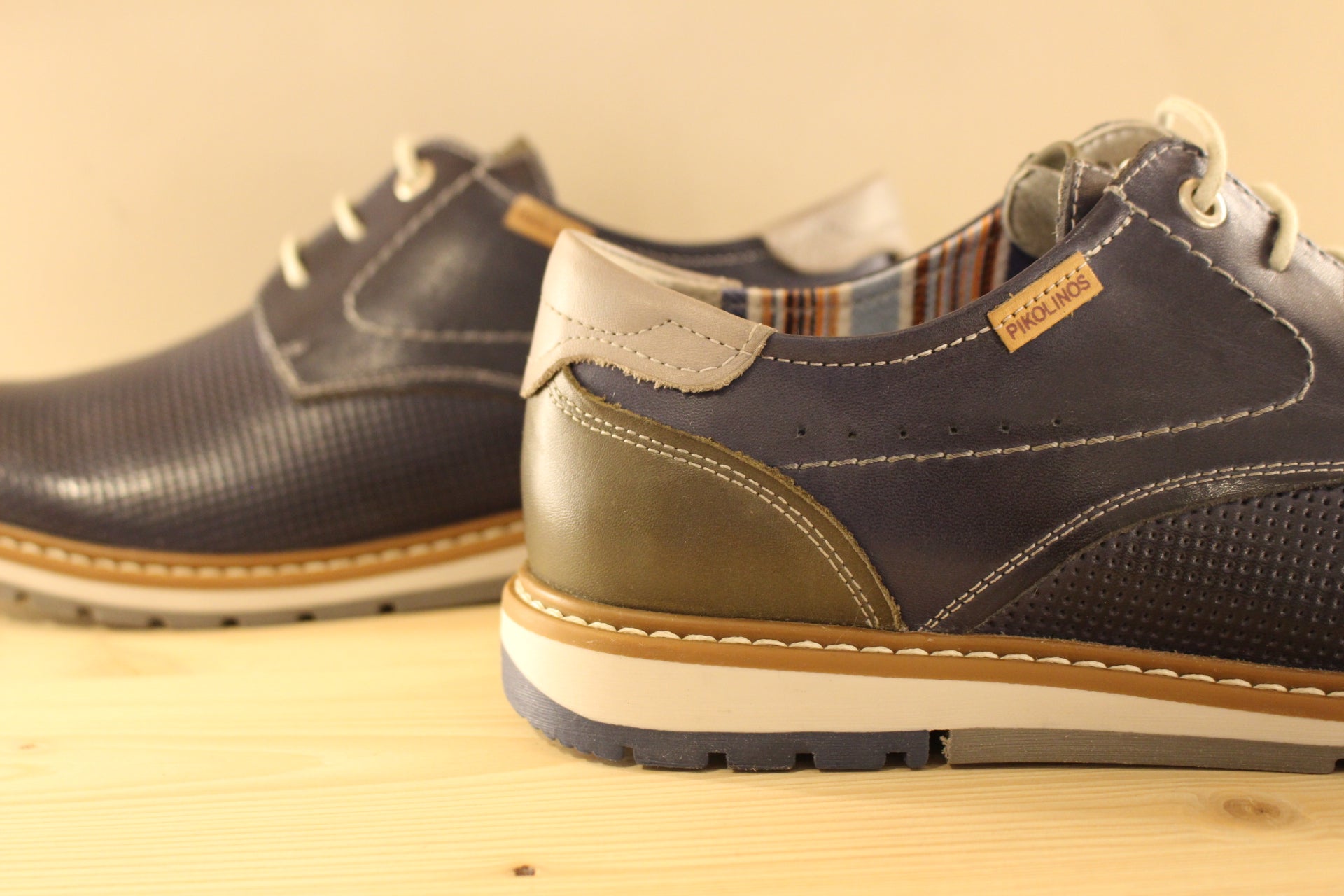 Derby en cuir bleu kaki et gris clair PIKOLINOS