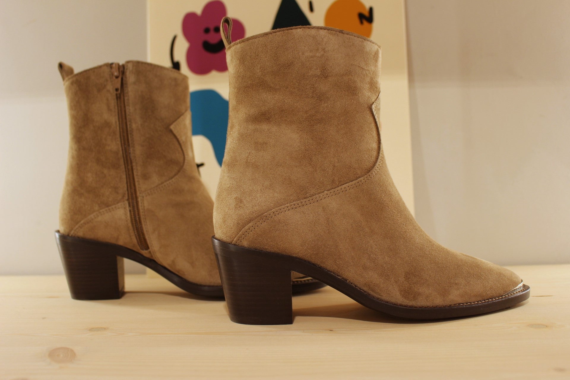 Bottine aspect santiag en cuir velours ALPE