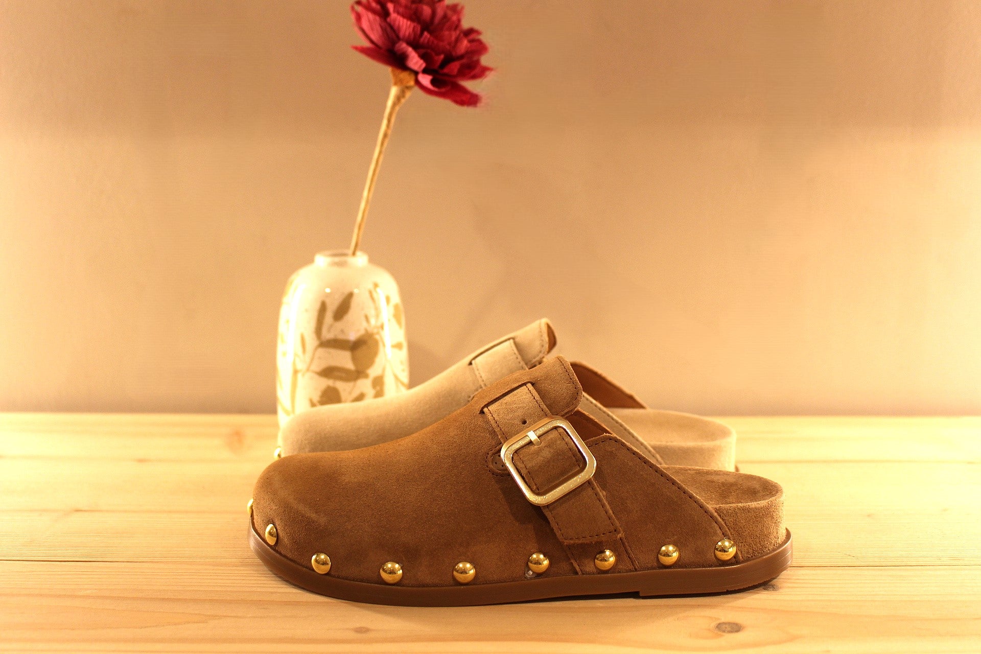 Sabot femme en cuir velours et déco clous ALPE