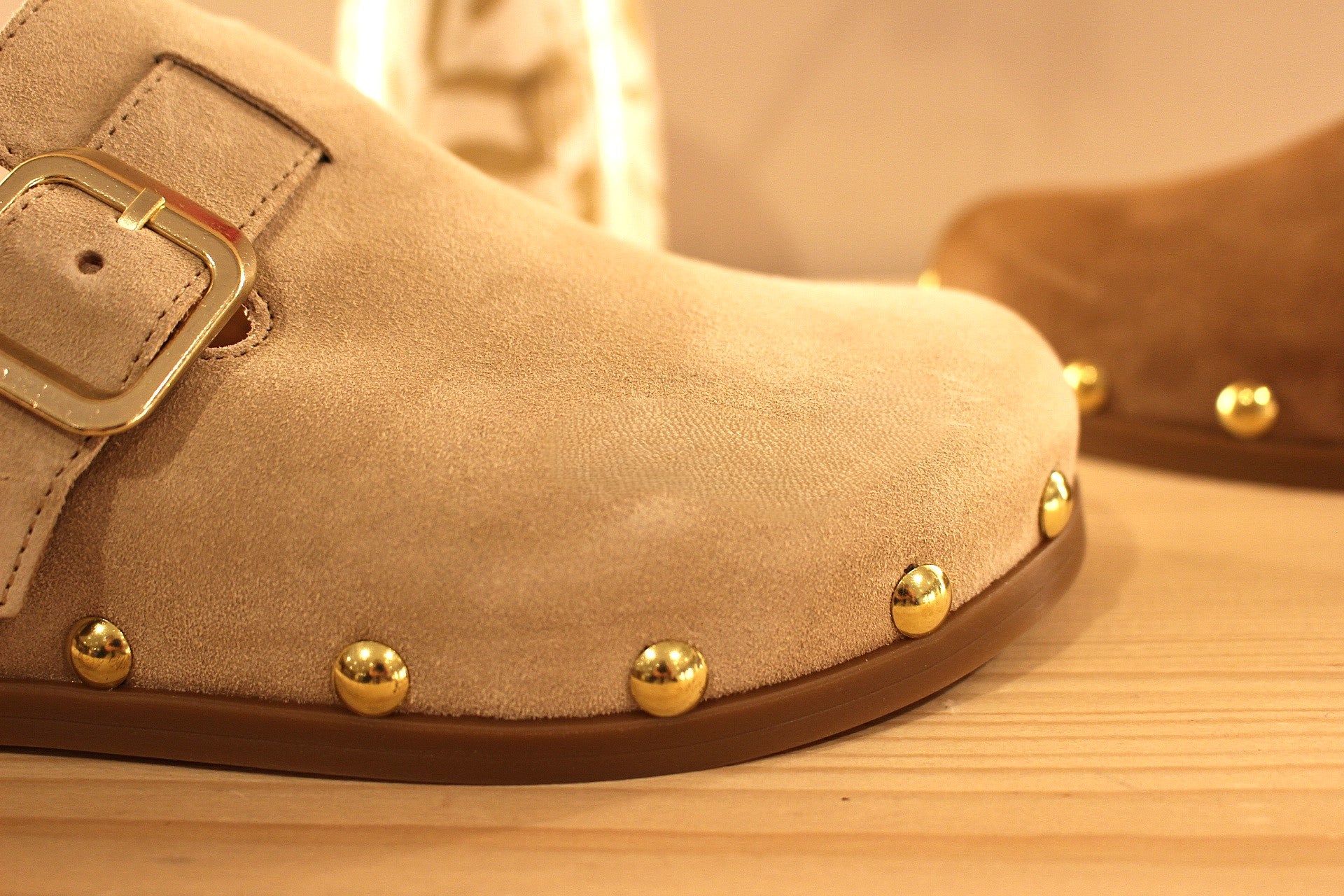 Sabot femme en cuir velours et déco clous ALPE