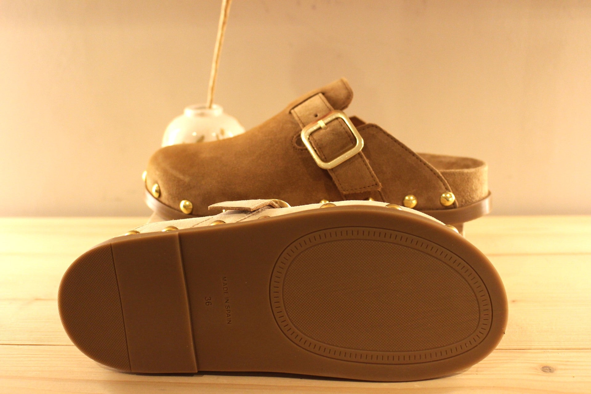 Sabot femme en cuir velours et déco clous ALPE