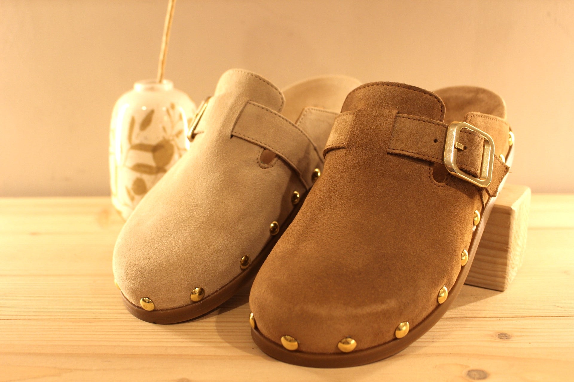 Sabot femme en cuir velours et déco clous ALPE