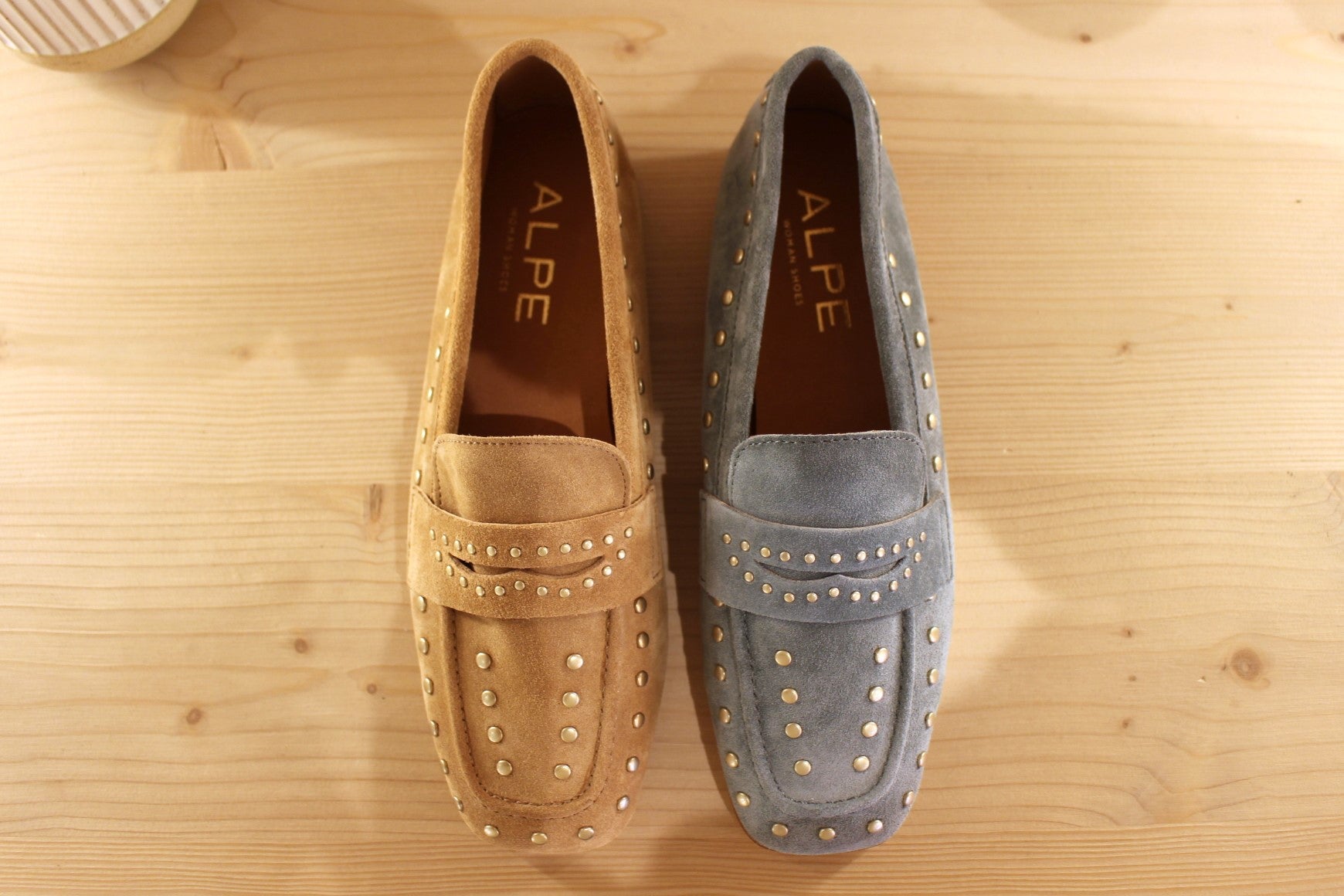 Mocassin en cuir velours bleu ou beige ALPE