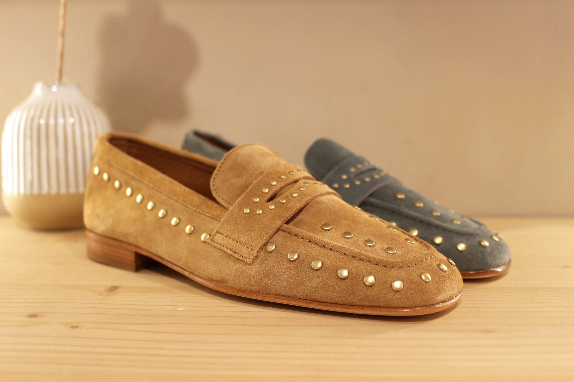Mocassin en cuir velours bleu ou beige ALPE