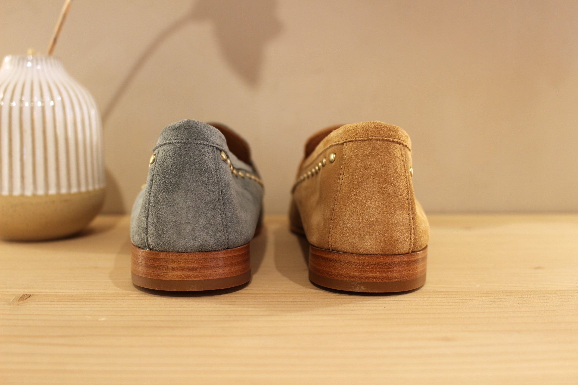 Mocassin en cuir velours bleu ou beige ALPE