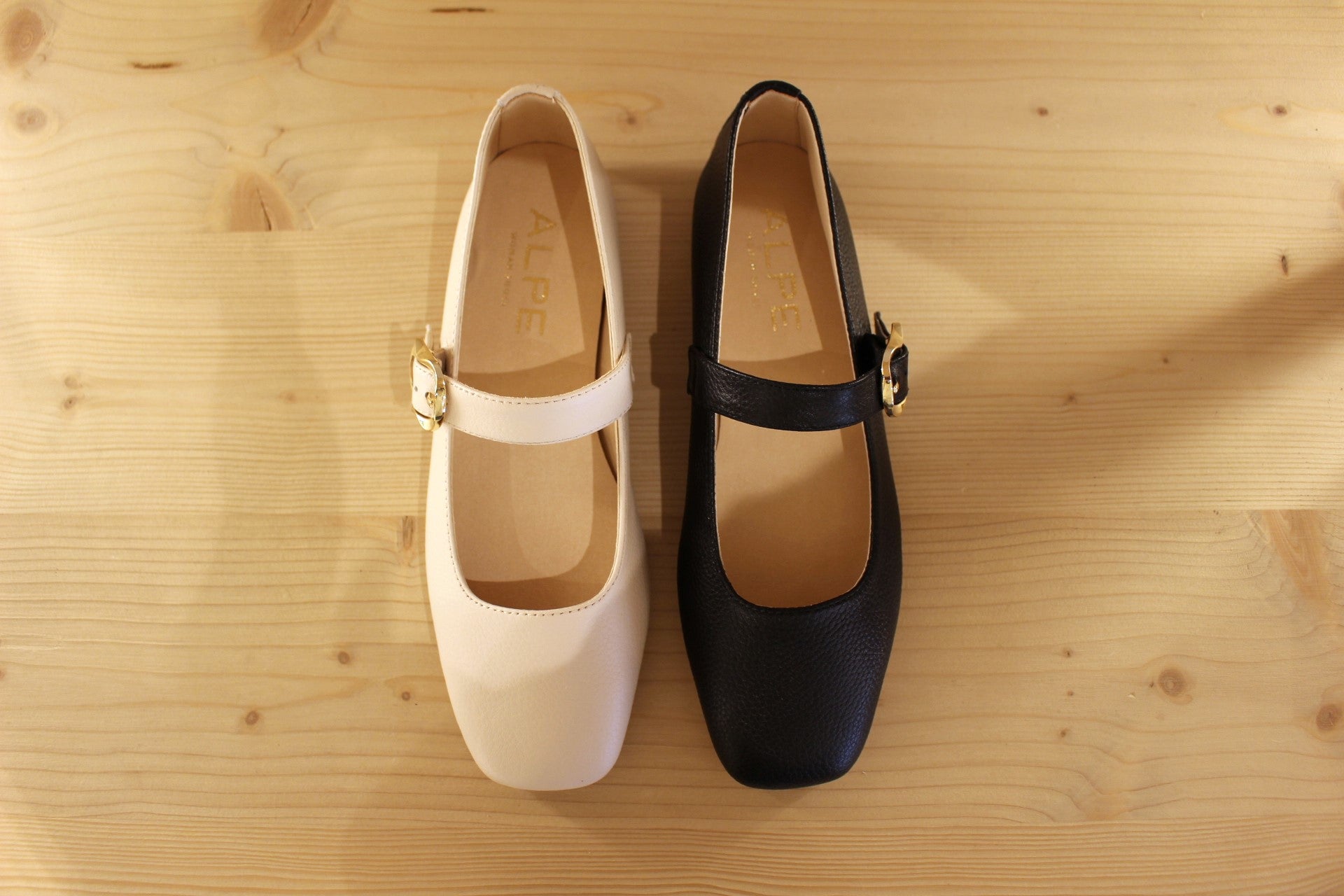 Babies cuir noir ou crème fabrication espagnole ALPE