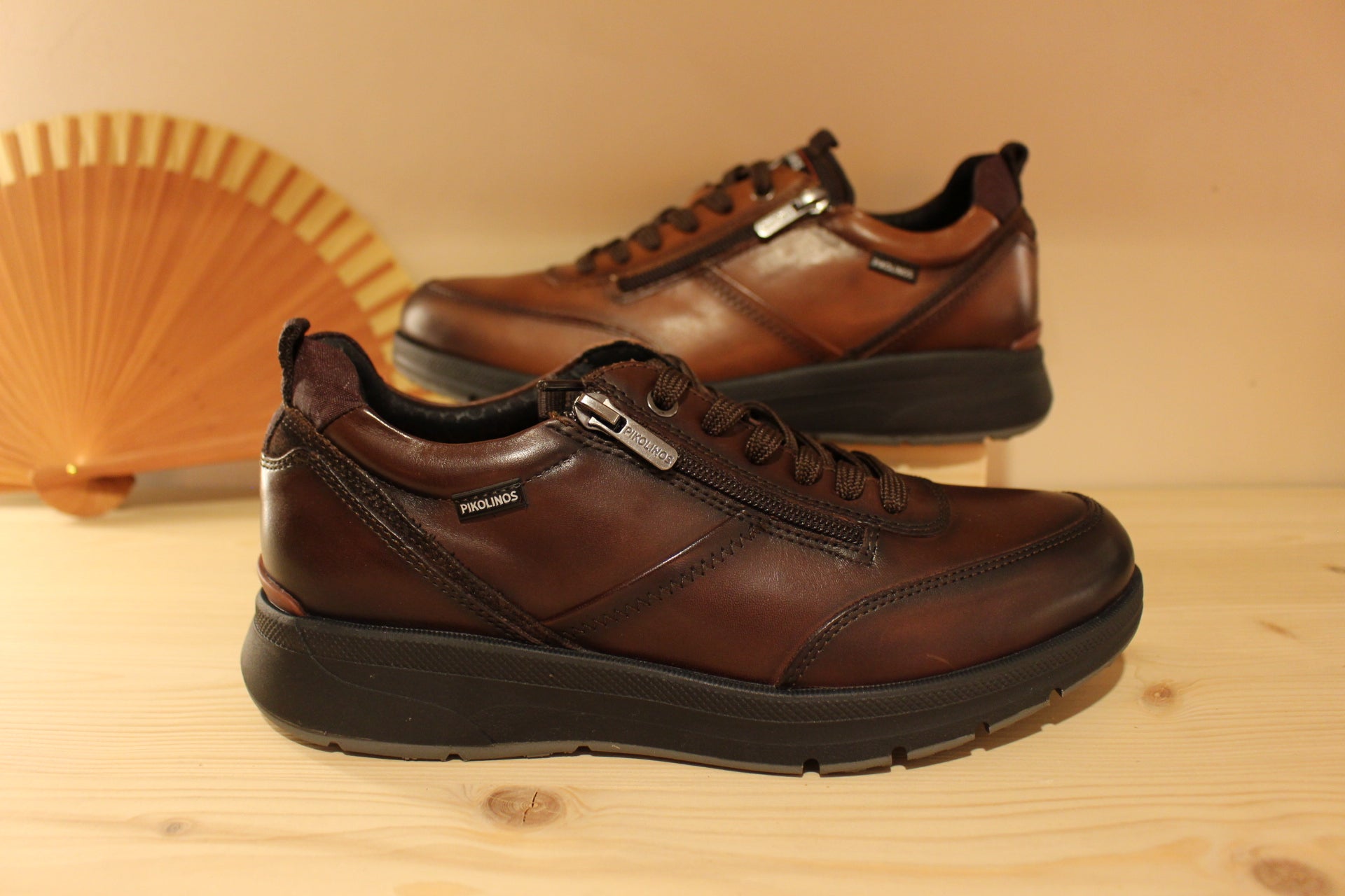 Sneakers homme en cuir marron ou acajou avec semelle interne amovible PIKOLINOS