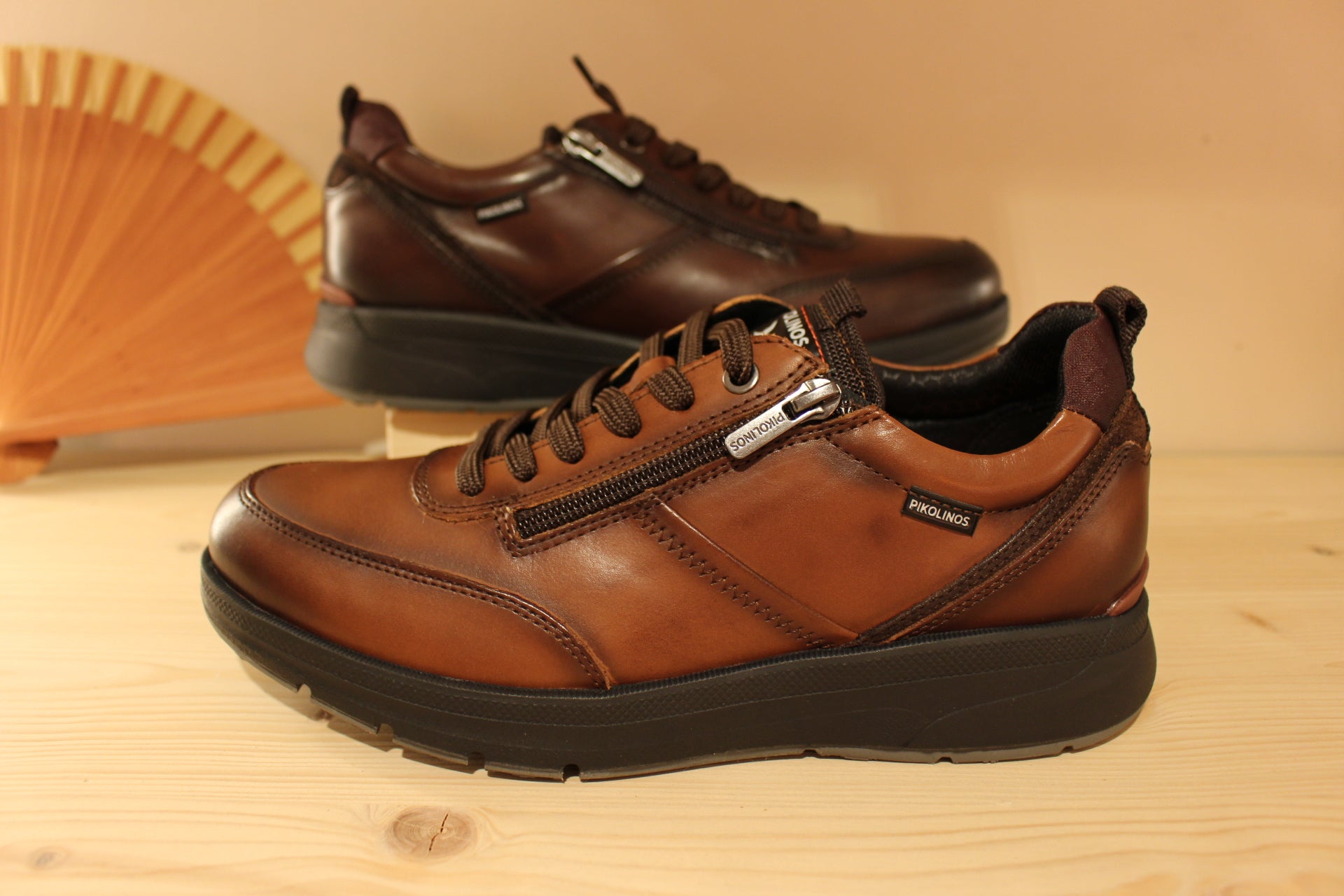 Sneakers homme en cuir marron ou acajou avec semelle interne amovible PIKOLINOS
