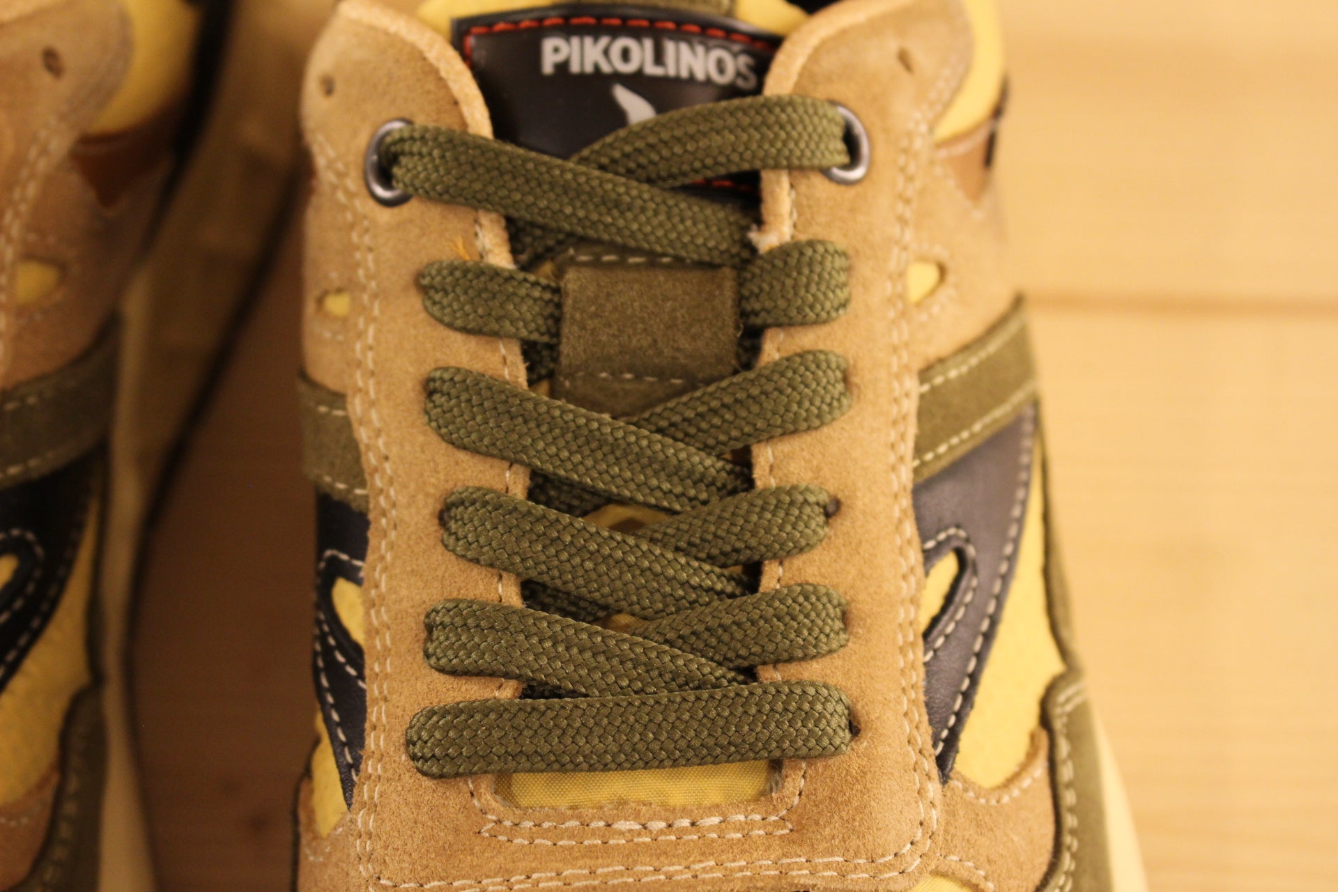 Basket PIKOLINOS en cuir noir, nubuck camel et kaki