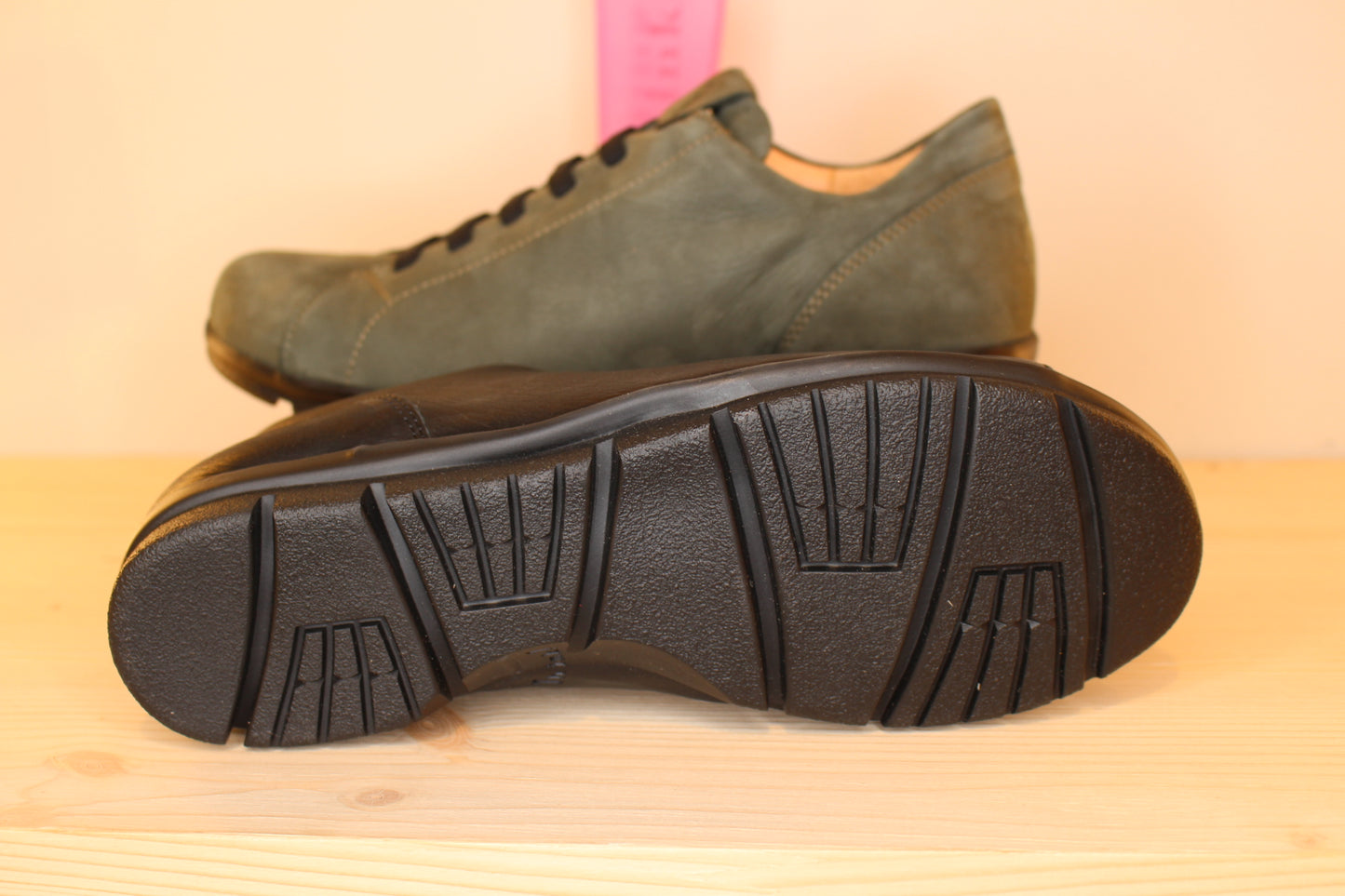 Sneaker fabrication autrichienne cuir vert ou noir THINK Homme