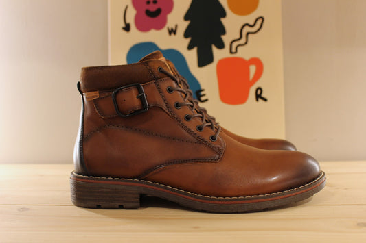 Bottines homme en cuir sport chic de chez PIKOLINOS